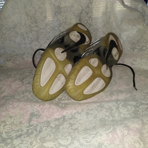 Nike - Picture 3 of 4